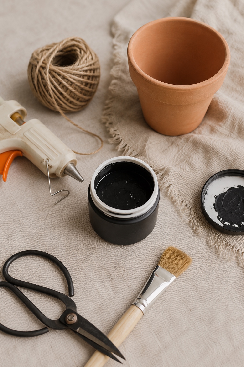 Projetos DIY para iniciantes: prateleiras, vasos pintados e tapetes artesanais feitos em casa