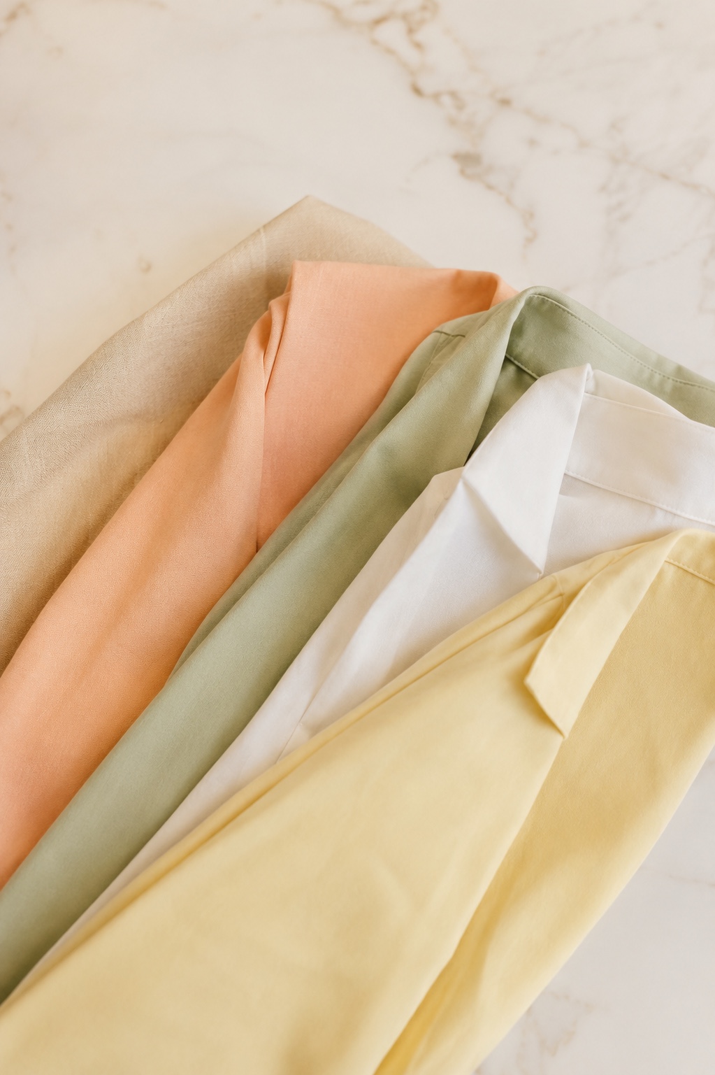 cores e estampas primavera verão 2026/2027: coral, amarelo limão e verde-alface com neutros